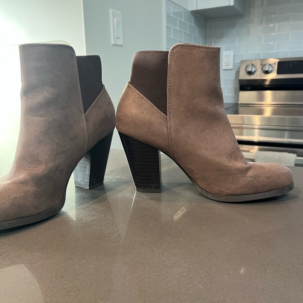 SIZE 7 CALL IT SPRING HEELED BOOTS